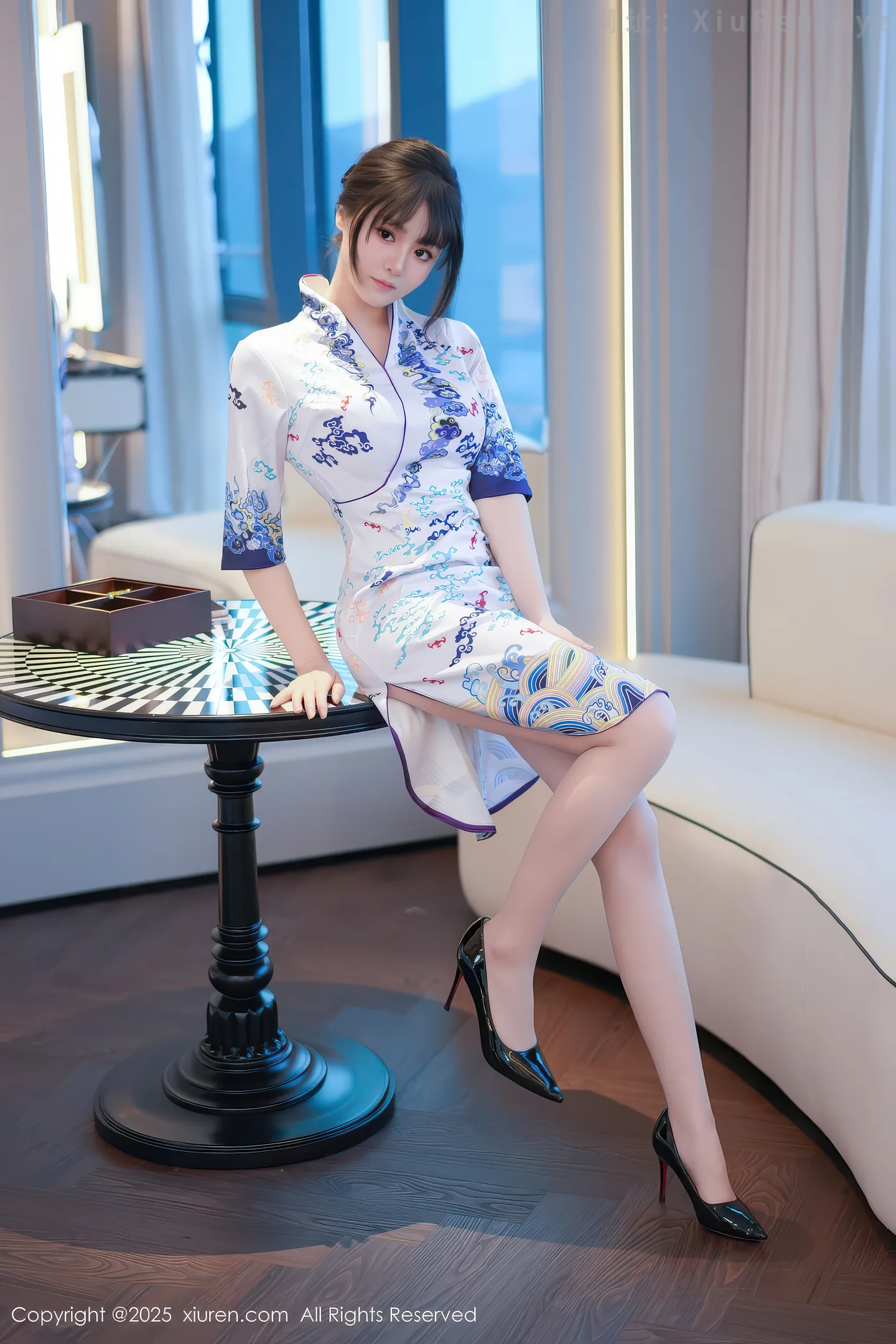 图片[3]-[XiuRen秀人网] VOL.11001 模特沈南汐RuRu性感浅色旗袍露白色蕾丝内衣秀凹凸身材诱惑写真67P-秀人网官方网站